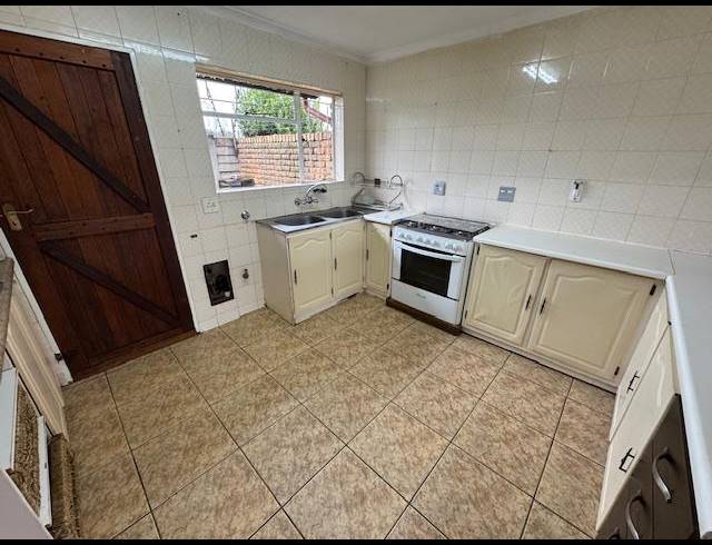 3 BEDROOM TOWNHOUSE FOR SALE IN GLEN MARAIS